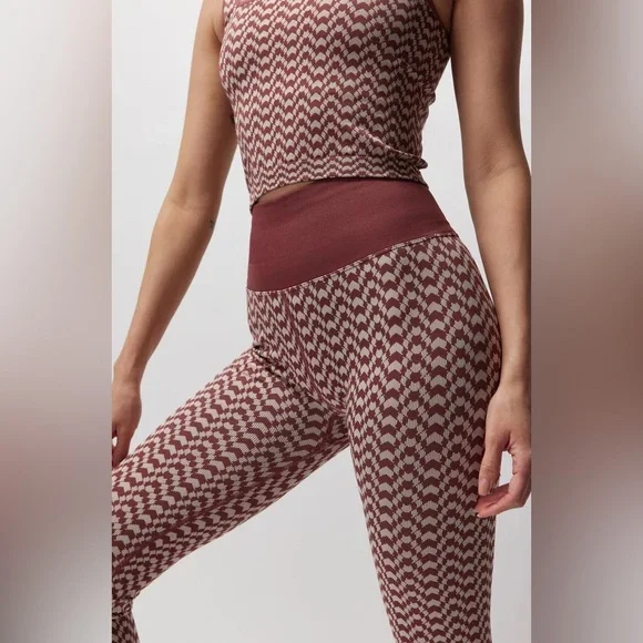 SPIRITUAL GANGSTER ATHENA JACQUARD SEAMLESS CROP TANK & LEGGINGS 2pc Set - Picture 6 of 15